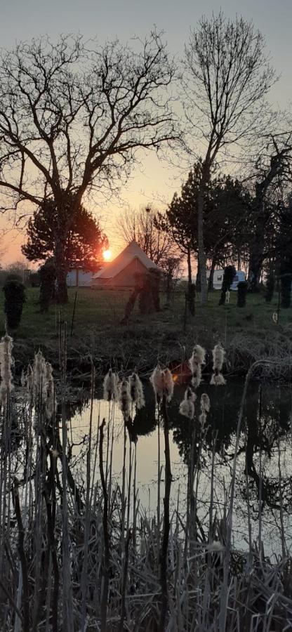 Tente Bell Au Camping Hautoreille 巴涅斯 外观 照片